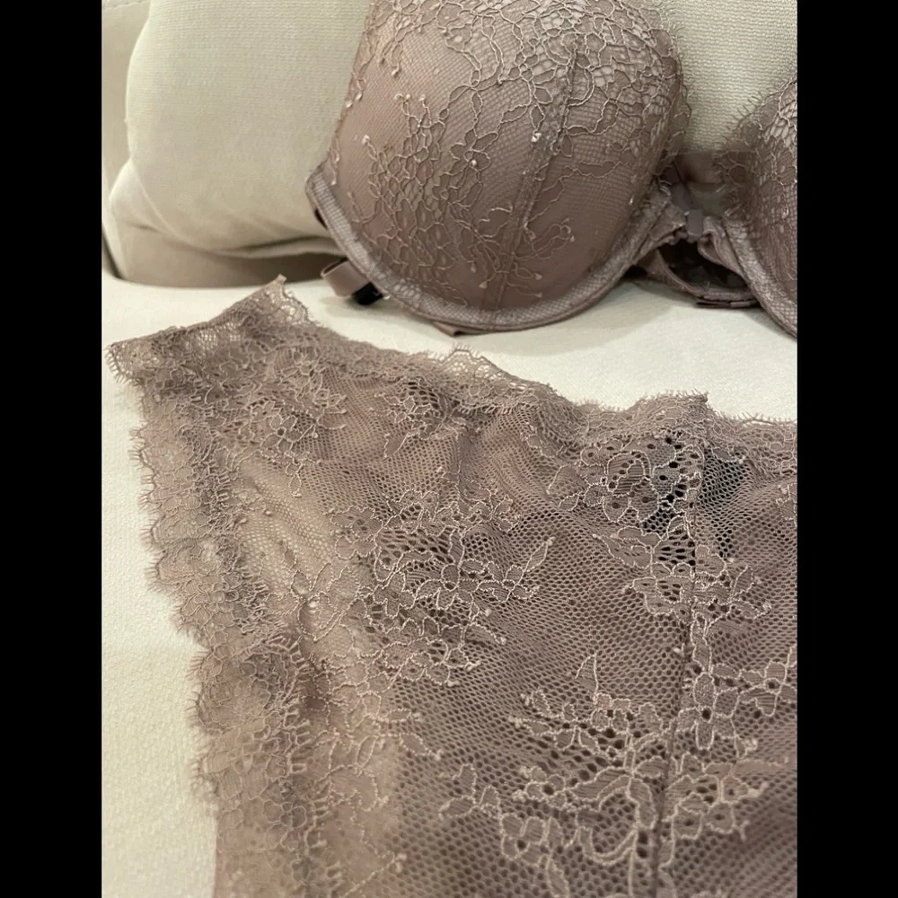 ❤️ BEAUTIFUL BRAND NEW NVR WORN LIGHT MAUVE/GRAY LACY & SEXY VS SET! - Picture 8 of 15